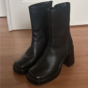 Steve Madden Fantasie Boots Size 9